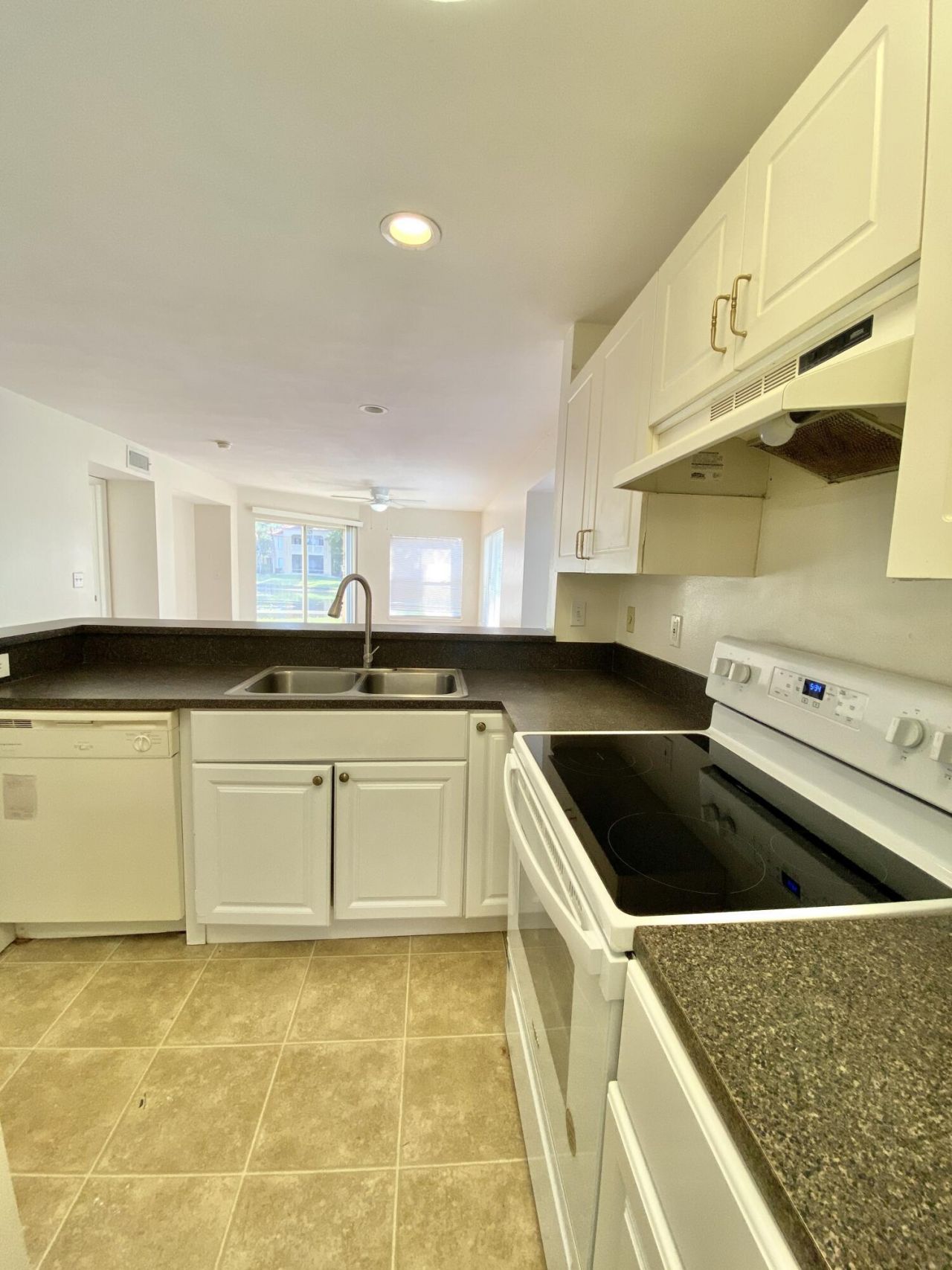 4839 Via Palm Lakes, Unit 1108, West Palm Beach, FL 33417 Photo