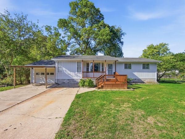 1406 Knapp Court , Neosho, MO 64850