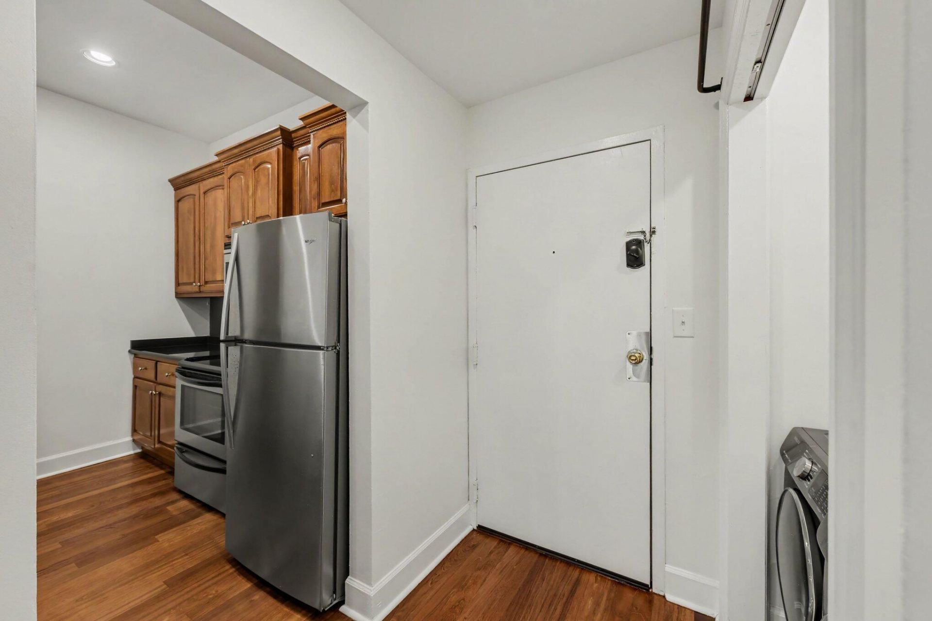 350 King Street Photo 15