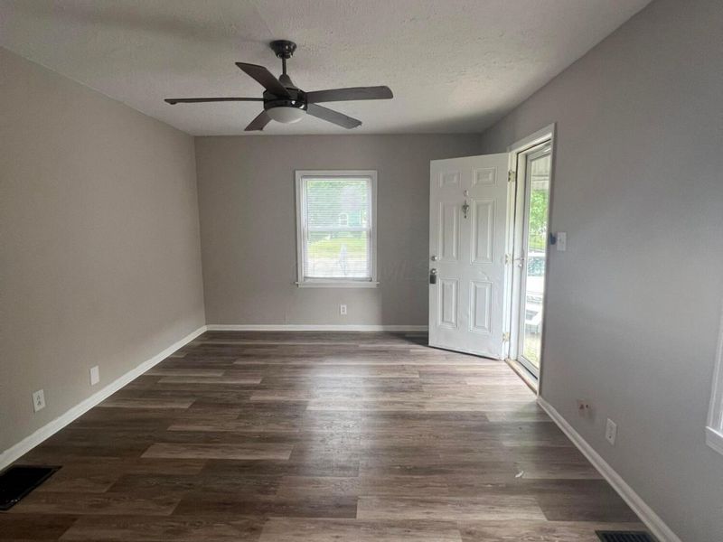 2769 Mcguffey Road , Columbus, OH 43211 Photo 3