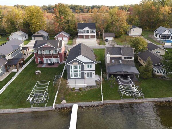 11803 N Ogden Point Road, Syracuse, IN 46567