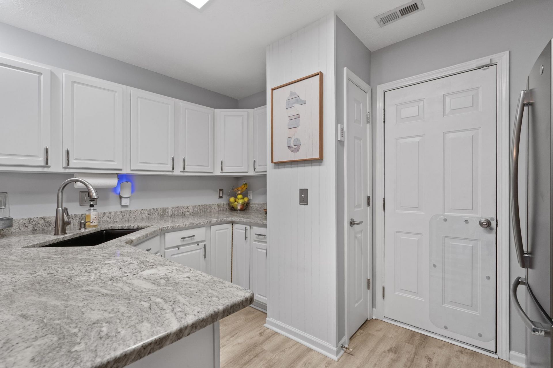 620 Melody Ln. Photo 15
