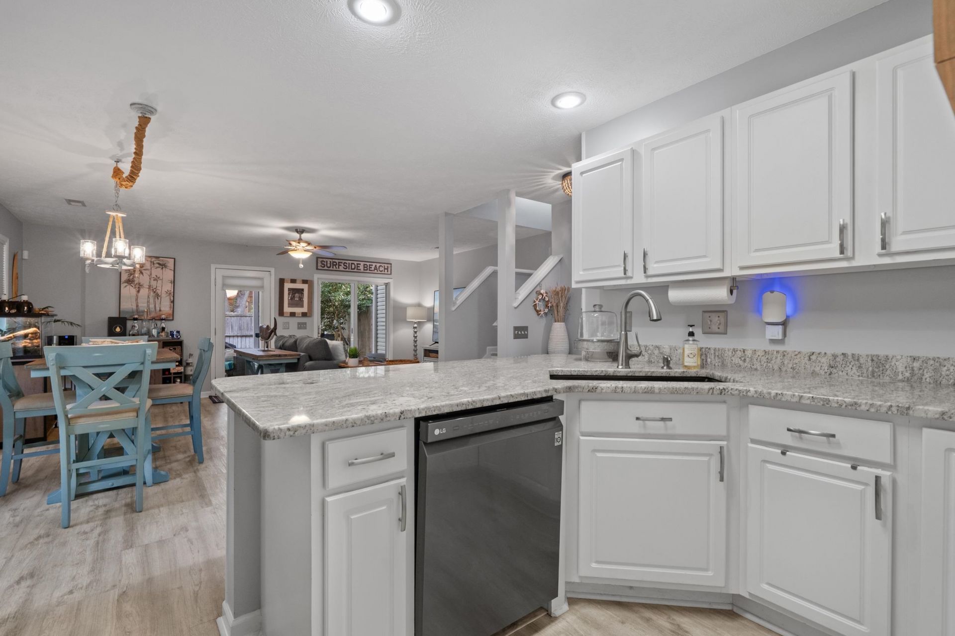 620 Melody Ln. Photo 17