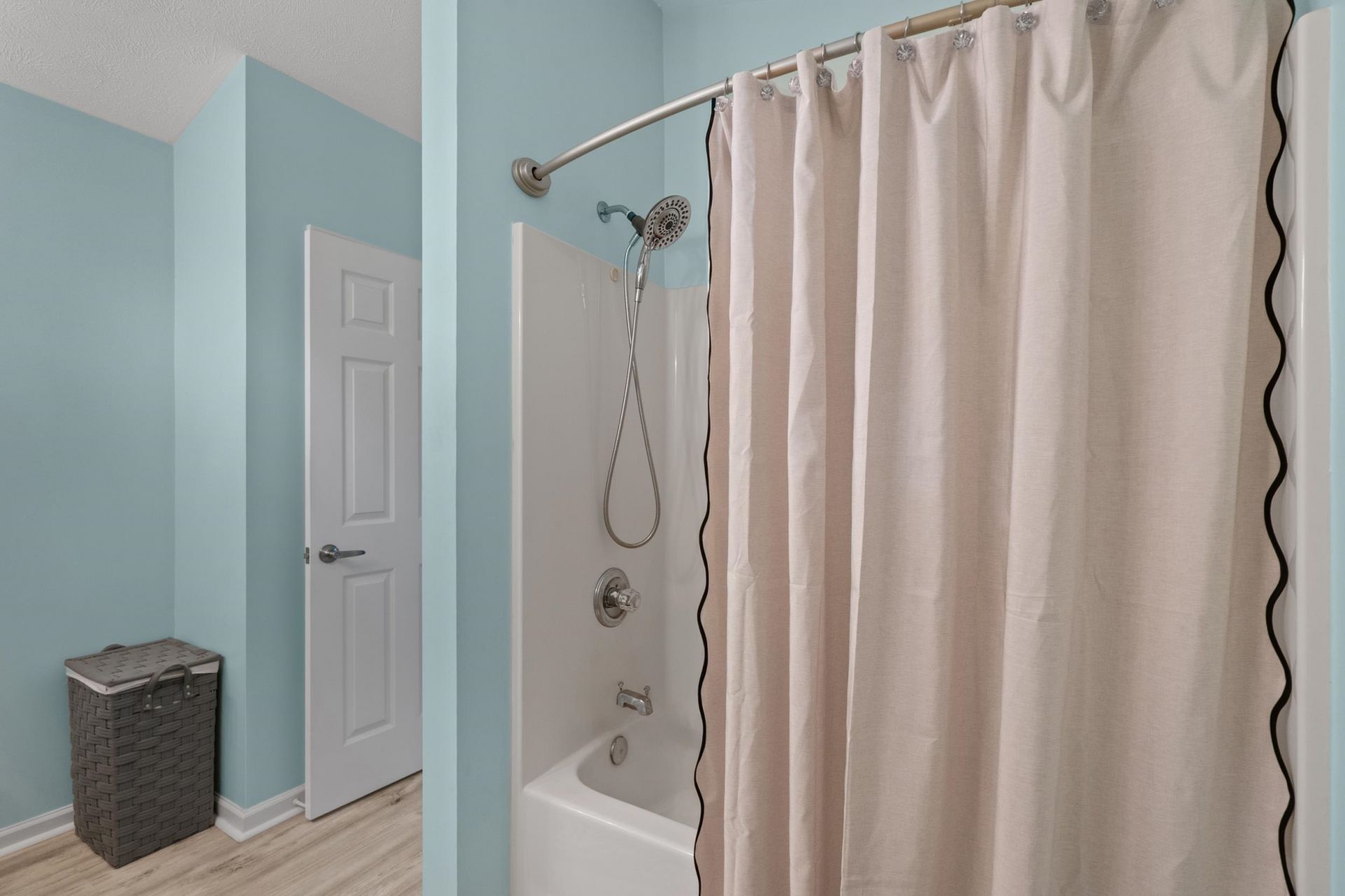 620 Melody Ln. Photo 34