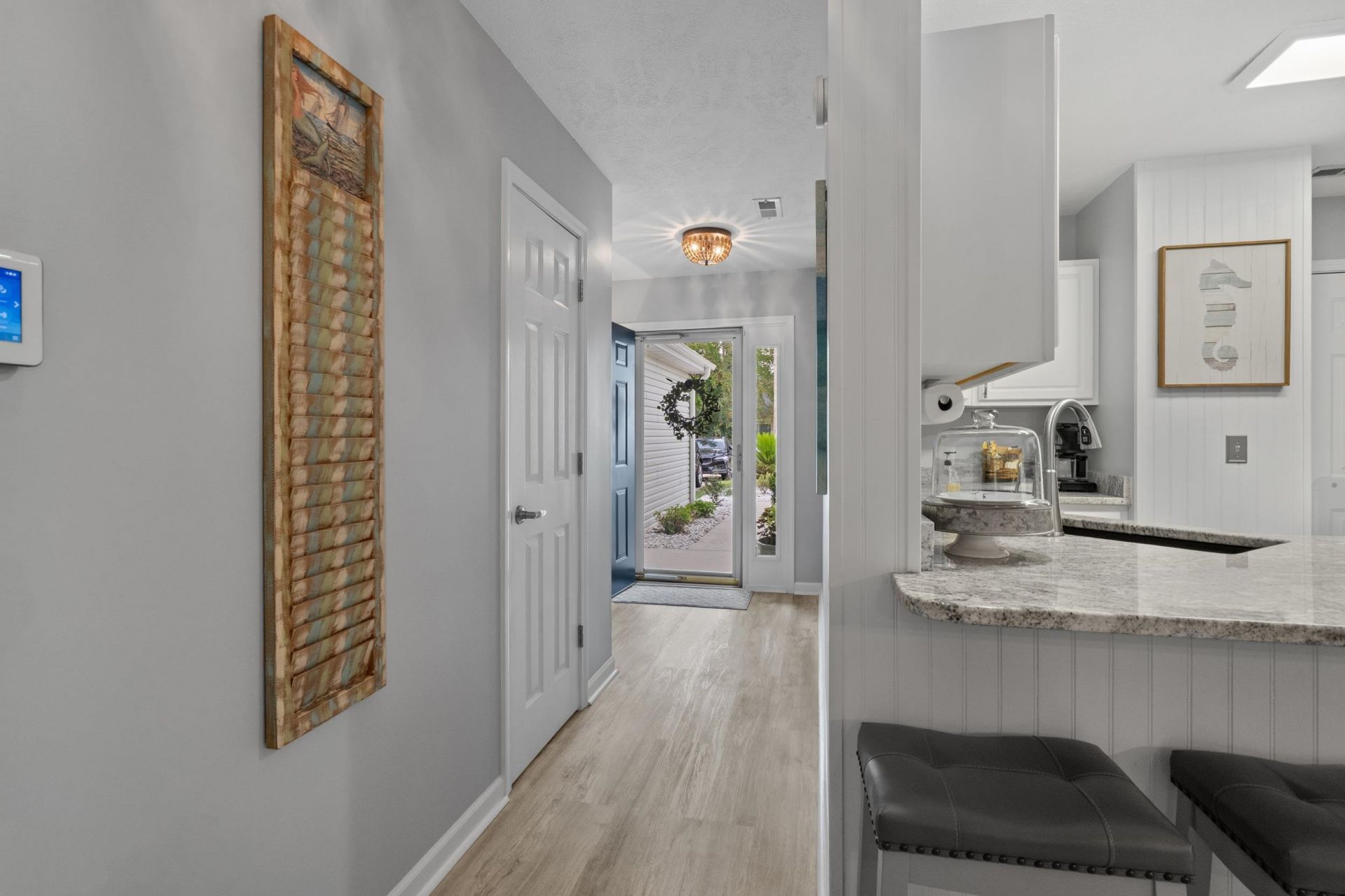 620 Melody Ln. Photo 5