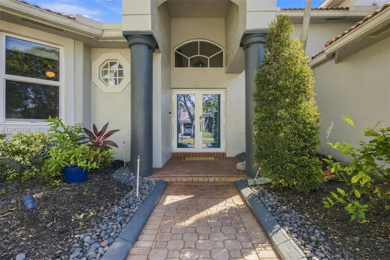 2015 NW 140th Ave, Pembroke Pines, FL 33028 Photo