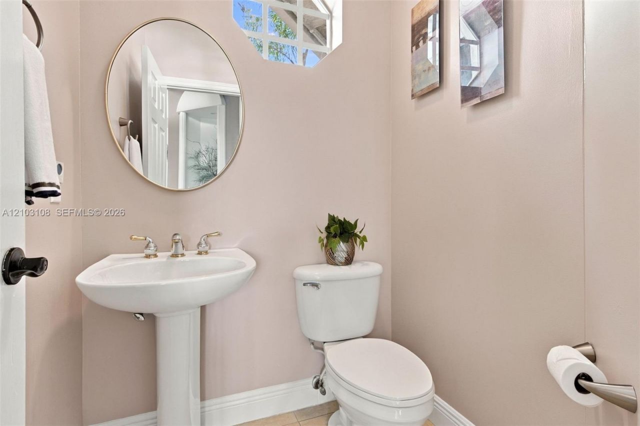 2015 NW 140th Ave, Pembroke Pines, FL 33028 Photo