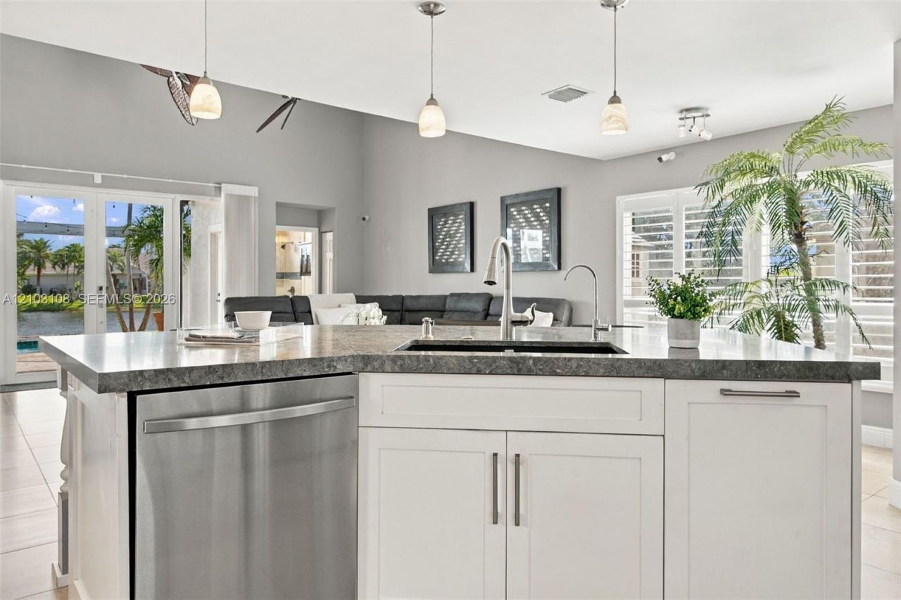 2015 NW 140th Ave, Pembroke Pines, FL 33028 Photo