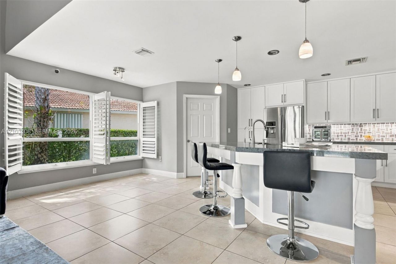 2015 NW 140th Ave, Pembroke Pines, FL 33028 Photo