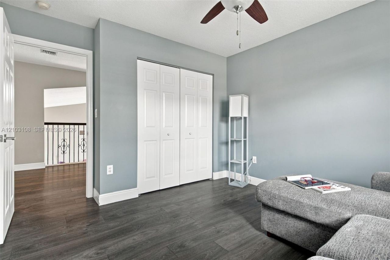 2015 NW 140th Ave, Pembroke Pines, FL 33028 Photo