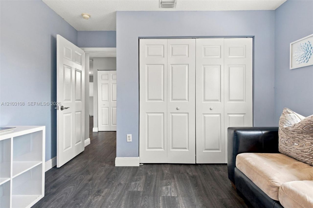 2015 NW 140th Ave, Pembroke Pines, FL 33028 Photo