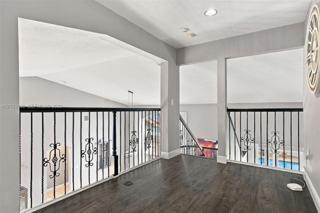 2015 NW 140th Ave, Pembroke Pines, FL 33028 Photo