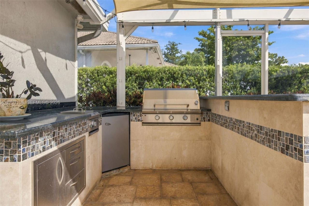 2015 NW 140th Ave, Pembroke Pines, FL 33028 Photo