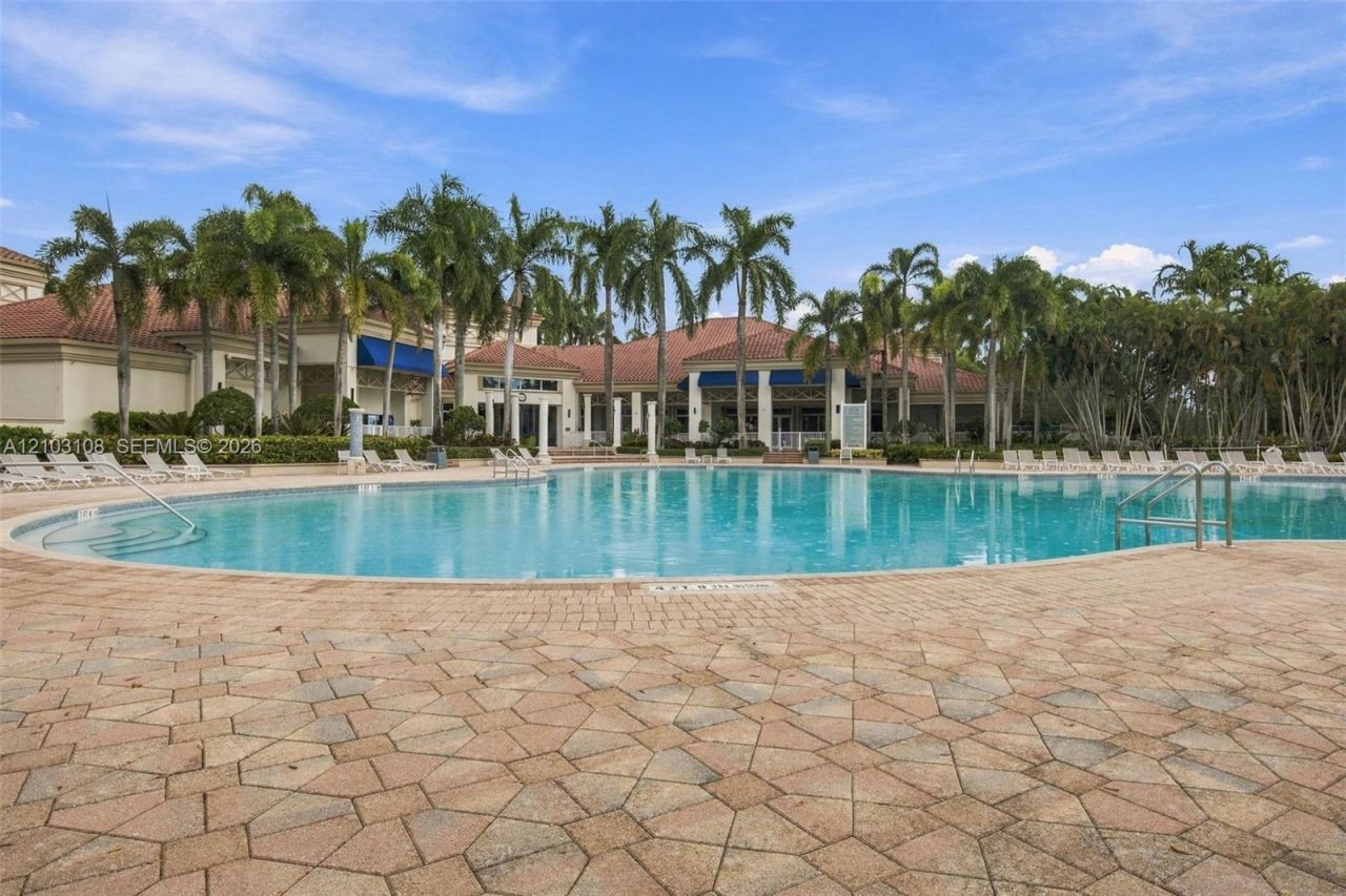 2015 NW 140th Ave, Pembroke Pines, FL 33028 Photo