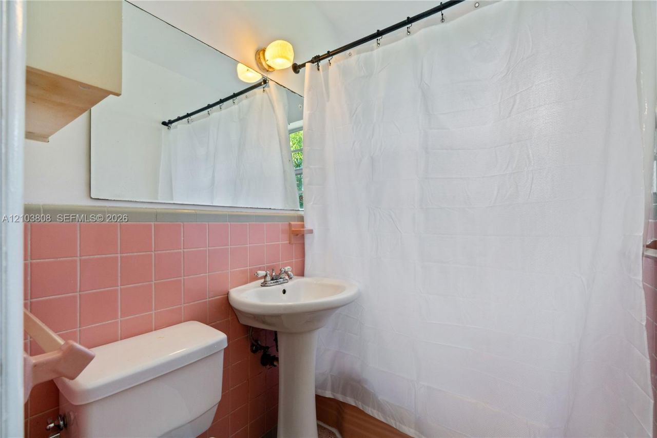 6027 SW 15th St , West Miami, FL 33144 Photo