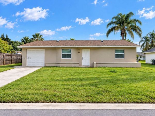 643 SW Ivanhoe Dr , Port St. Lucie, FL 34983