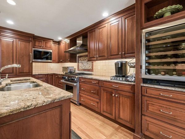 16 Hickory Hill, Unit 16, West Springfield, MA 01089