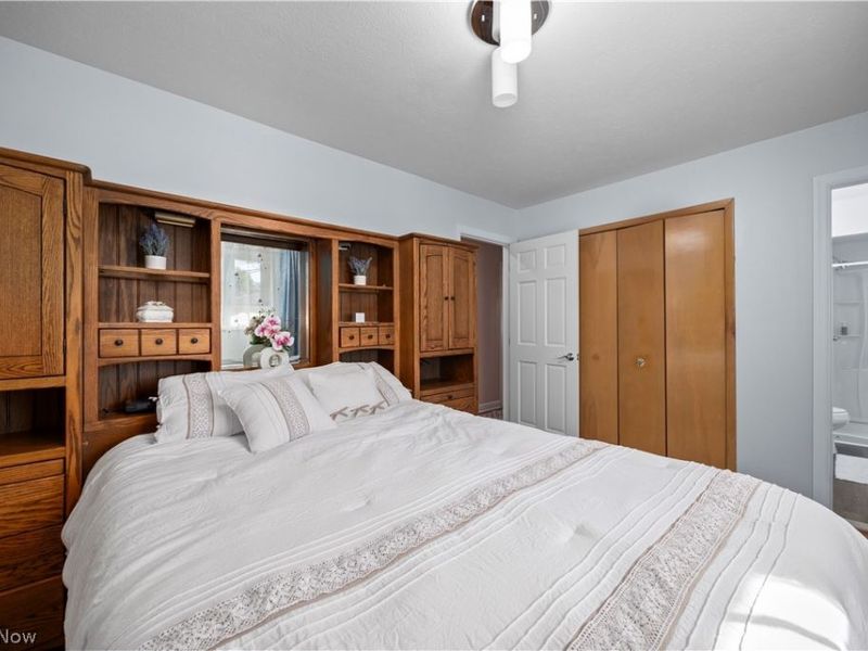 837 E Dartmoor Avenue, Seven Hills, OH 44131 Photo 11