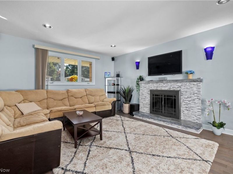 837 E Dartmoor Avenue, Seven Hills, OH 44131 Photo 17