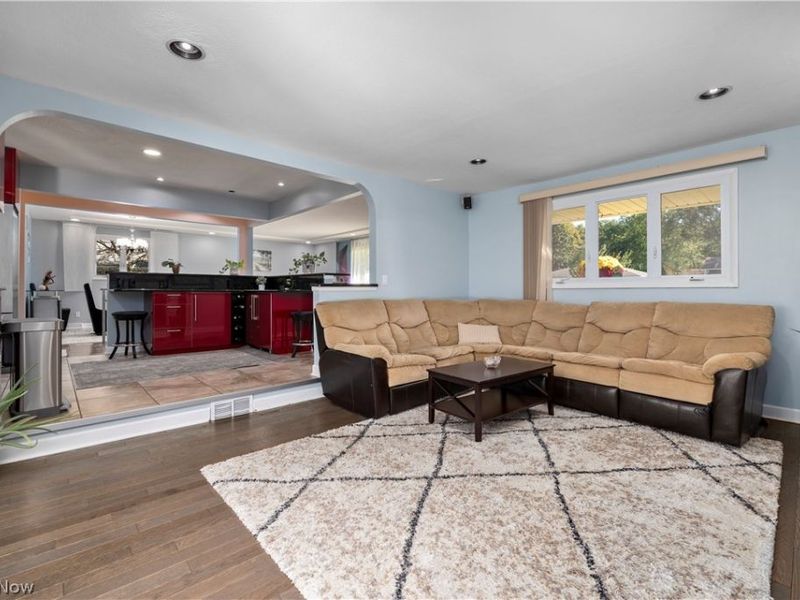 837 E Dartmoor Avenue, Seven Hills, OH 44131 Photo 18