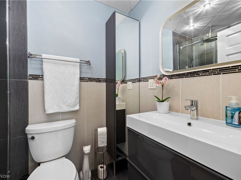 837 E Dartmoor Avenue, Seven Hills, OH 44131 Photo 5
