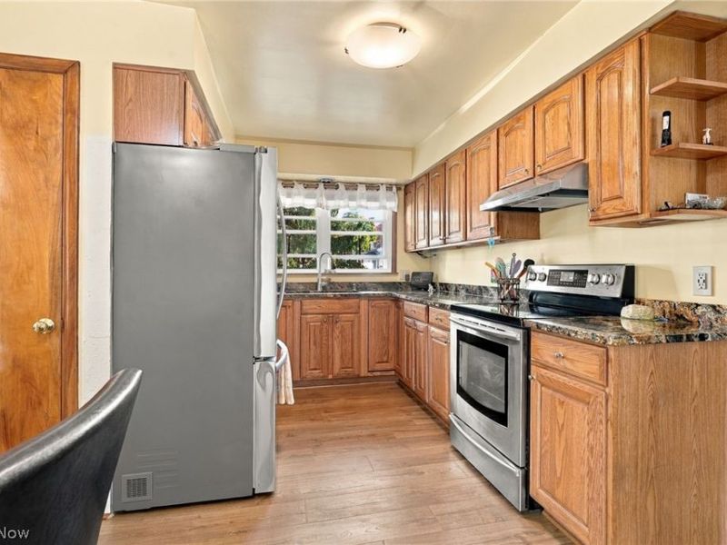656 N Hidden Valley Road, Cuyahoga Falls, OH 44223 Photo 15
