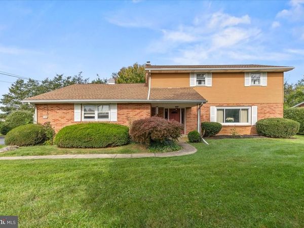 3073 W OAK STREET, LEBANON, PA 17042