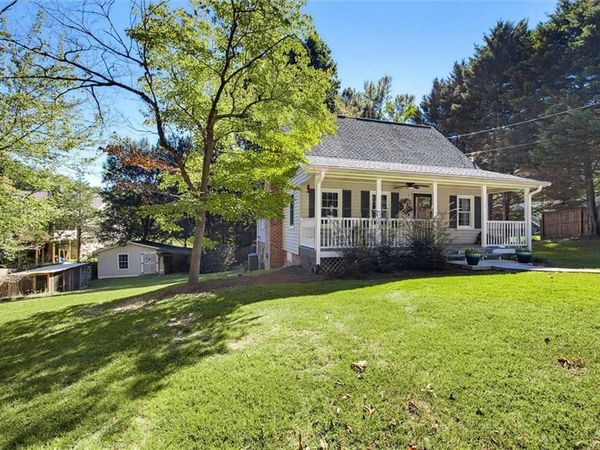 518 Old Mill Road , Hiram, GA 30141