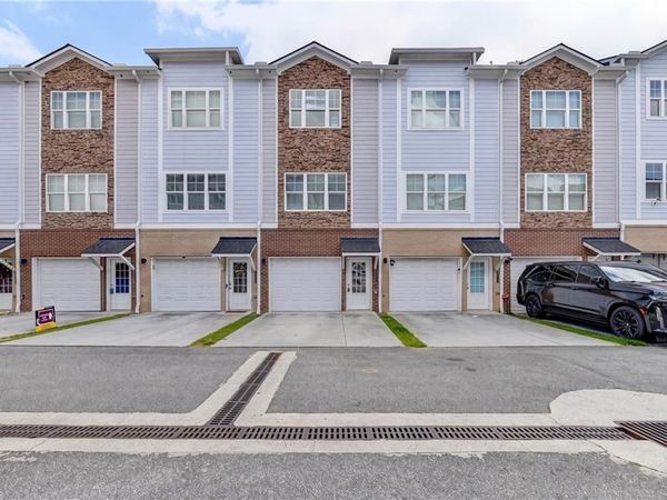 2017 Ocean Drive NW, Atlanta, GA 30318