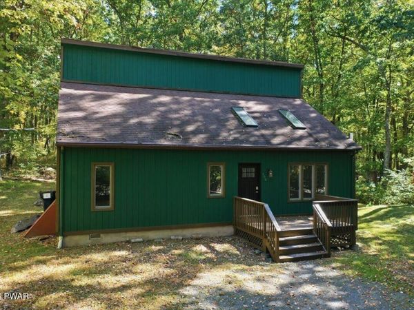 105 Forest Drive , Hawley, PA 18428