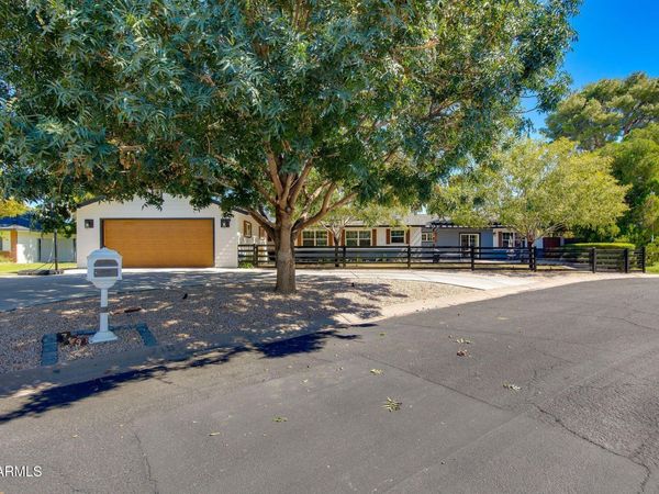 719 W KALER Drive, Phoenix, AZ 85021