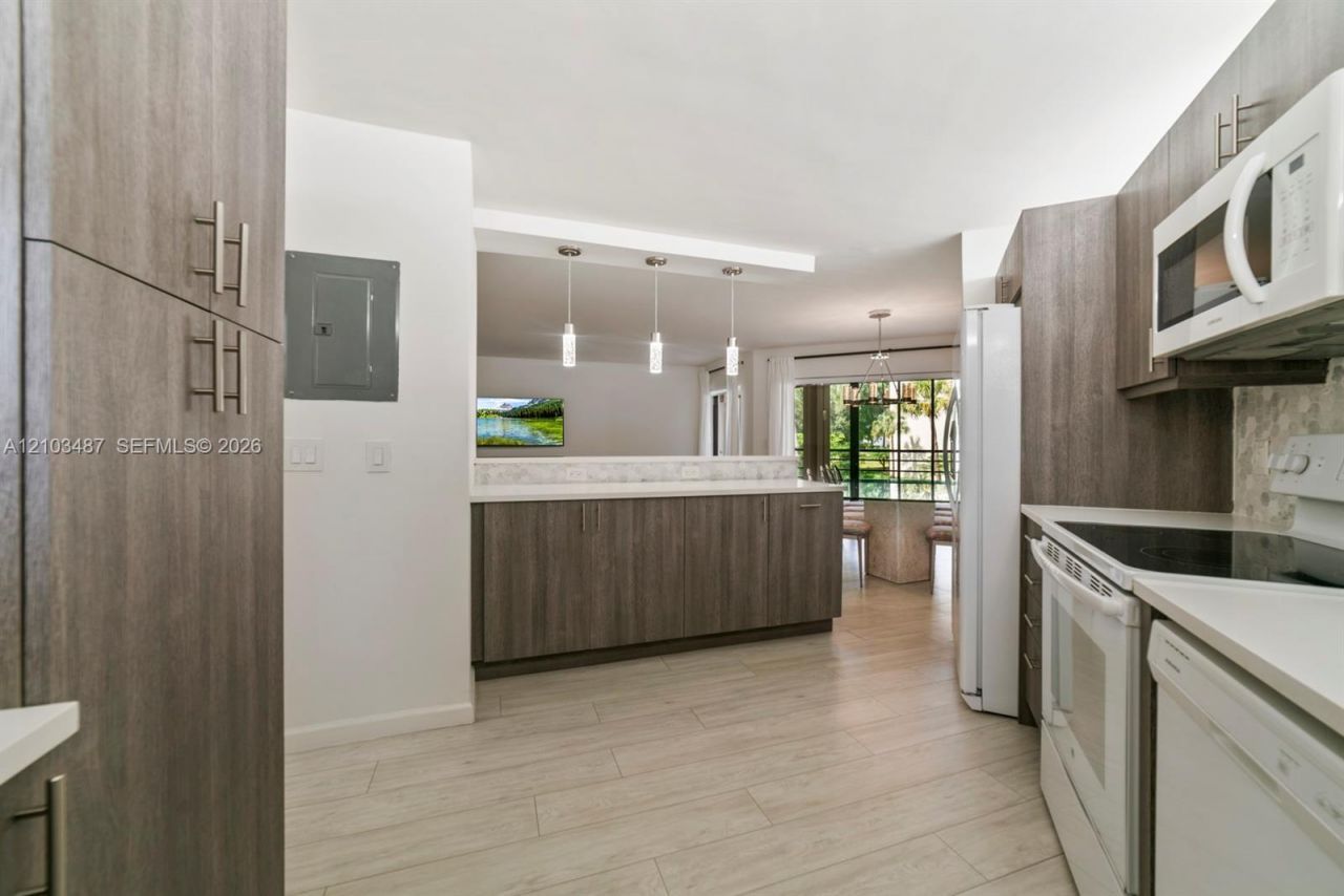5850 Camino Del Sol , Unit 206, Boca Raton, FL 33433 Photo