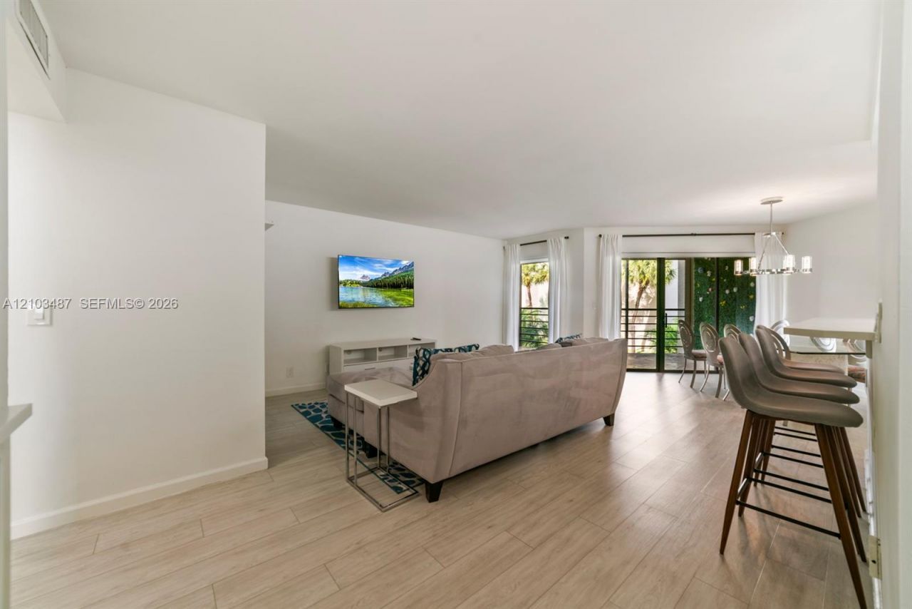5850 Camino Del Sol , Unit 206, Boca Raton, FL 33433 Photo