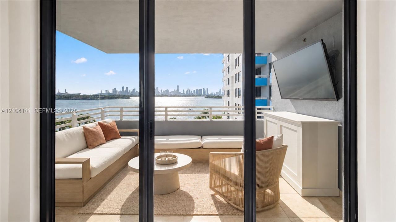 1330 West Avenue, Unit 708, Miami Beach, FL 33139 Photo
