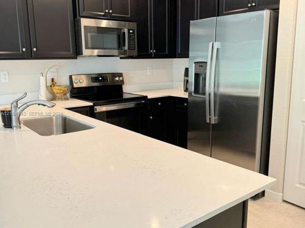 1045 NW 4th Ter , Florida City, FL 33034