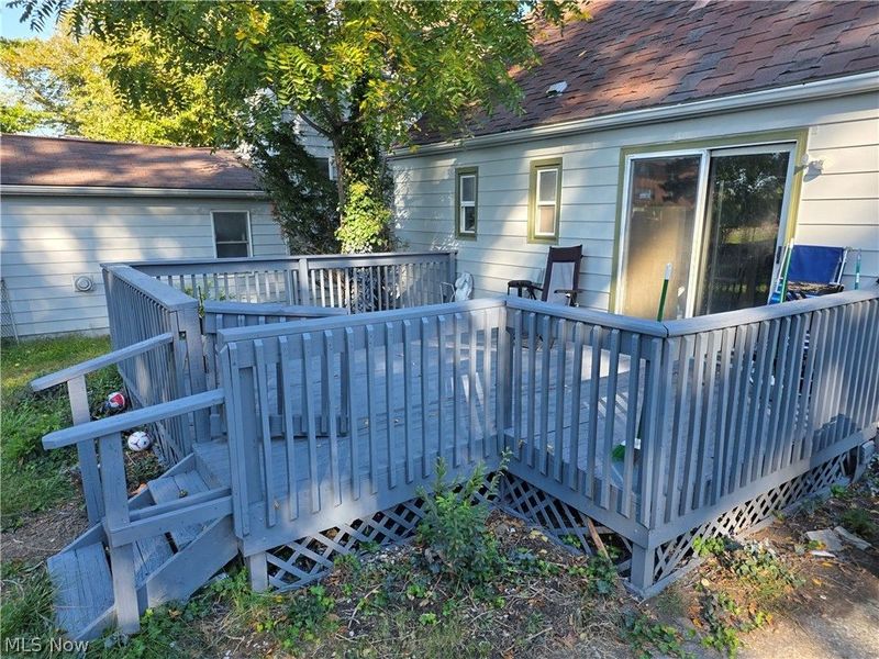 20400 Lindbergh Avenue, Euclid, OH 44119 Photo 12