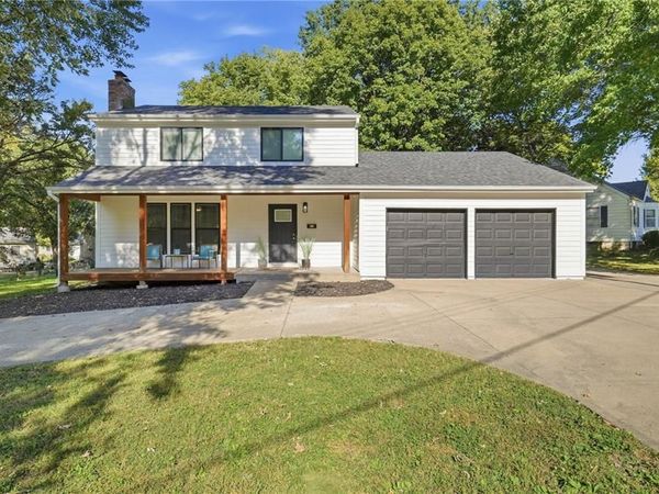 212 W Walnut Street, Belton, MO 64012