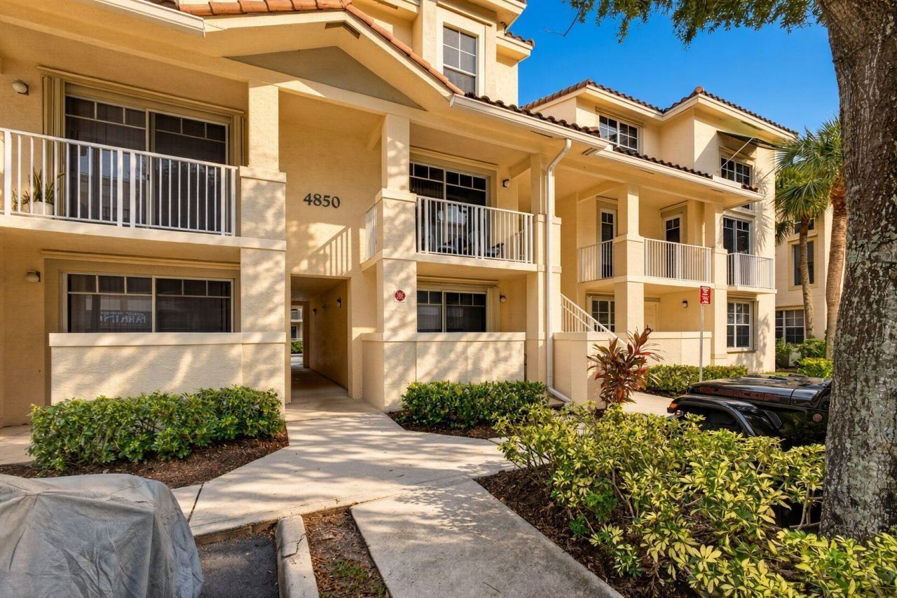 4850 Chancellor Drive, Unit 21, Jupiter, FL 33458 Photo