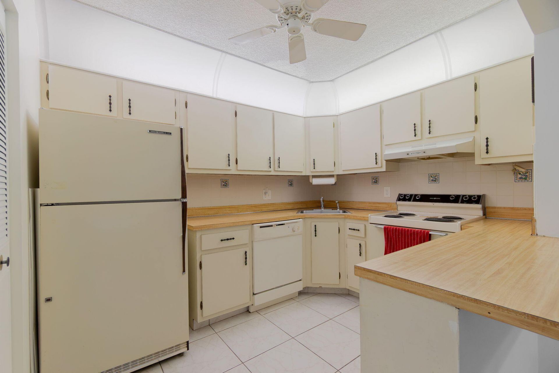 136 Lake Pine Circle, Unit A1, Greenacres, FL 33463 Photo