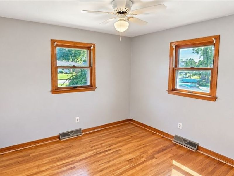 848 Almasy Drive, Campbell, OH 44405 Photo 8