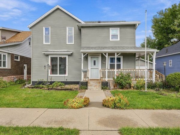 608 3rd Avenue , Clinton, IA 52732