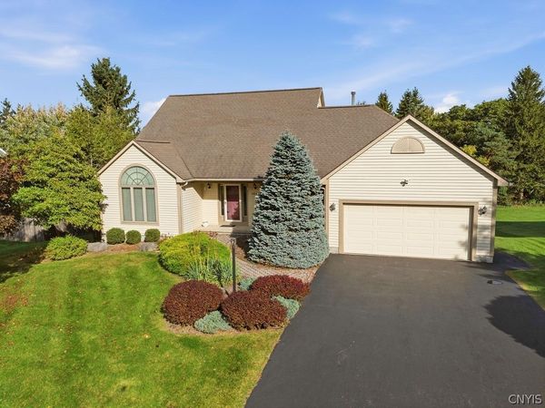 4640 Bloomsbury Drive, Syracuse, NY 13215