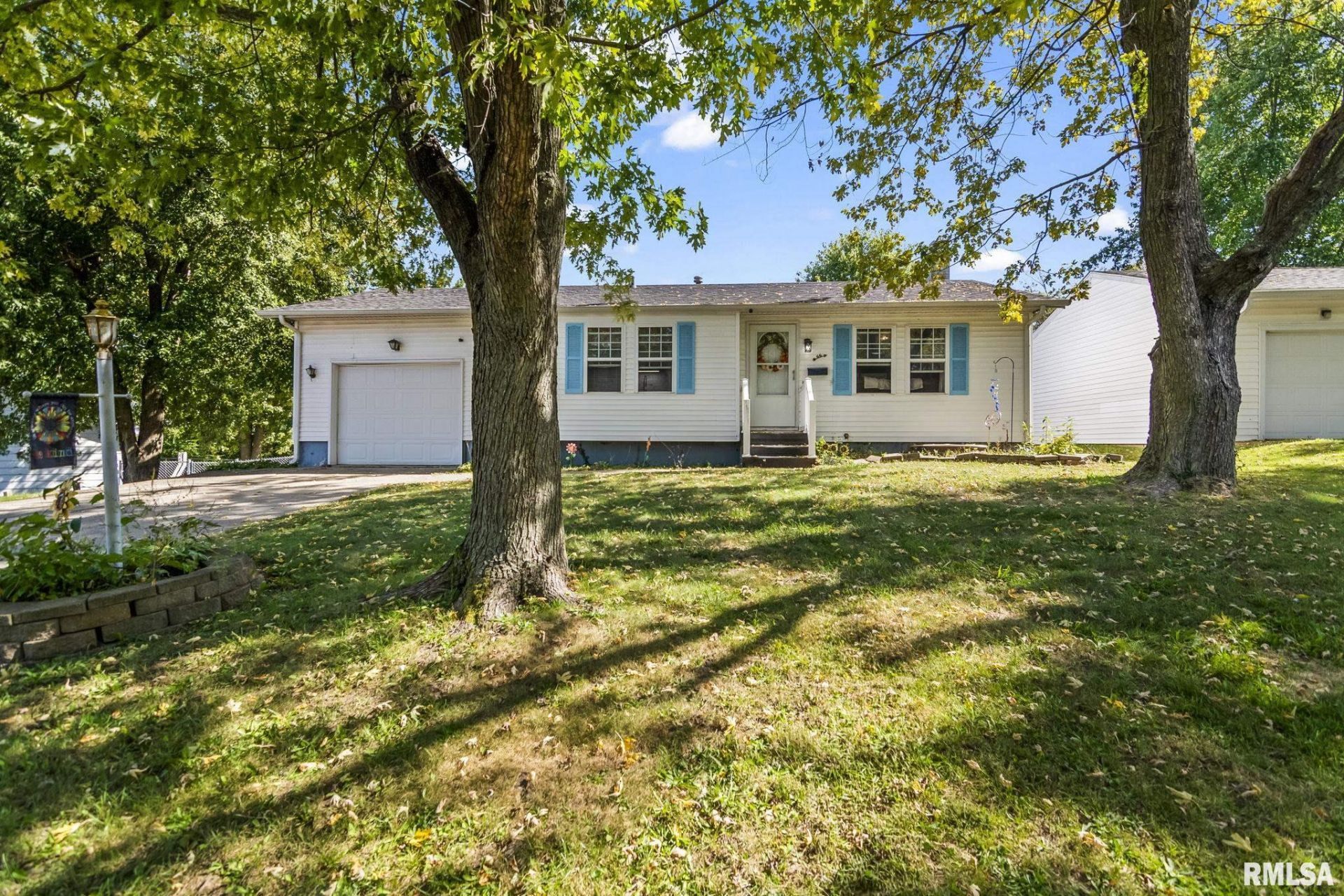 66 Buckingham Road, Chatham, IL 62629 Main Photo