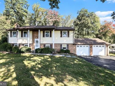 6401 OREFIELD ROAD, SPRING GROVE, PA 17362