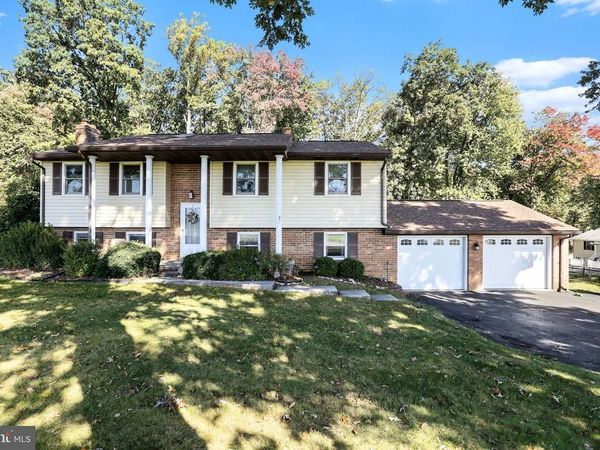 6401 OREFIELD ROAD, SPRING GROVE, PA 17362