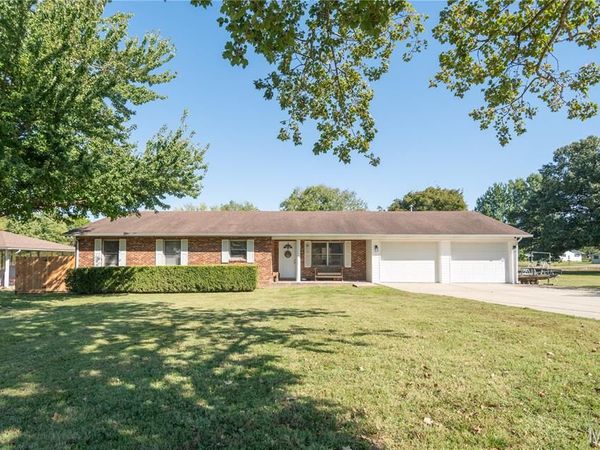 902 N Prairie Street , Bloomfield, MO 63825