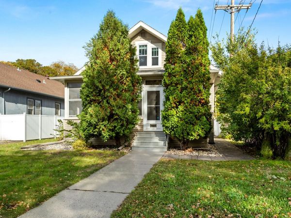 1115 11th Avenue N, Fargo, ND 58102