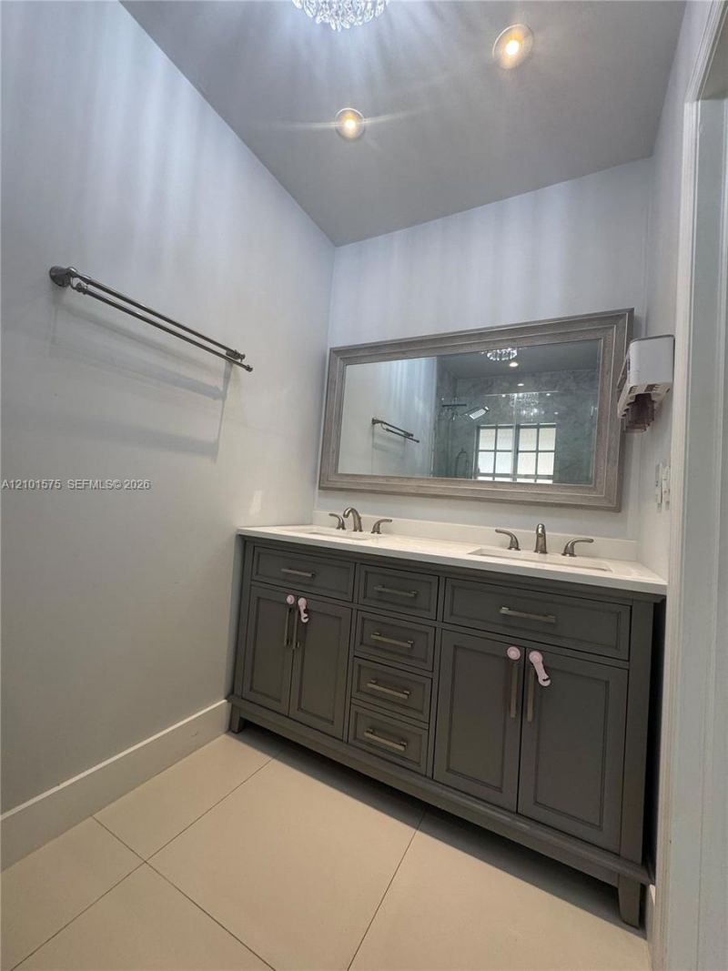 7817 W 36th Ave , Unit 204, Hialeah, FL 33018 Photo