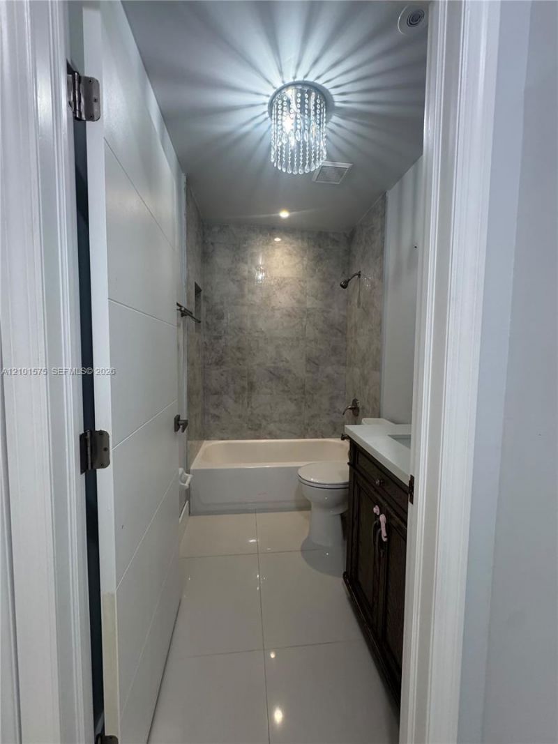 7817 W 36th Ave , Unit 204, Hialeah, FL 33018 Photo