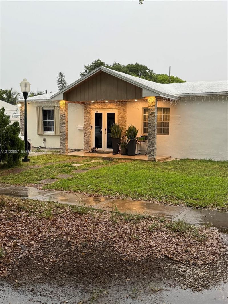 1031 NE 142nd St , North Miami, FL 33161 Photo